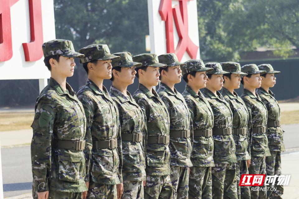 武警部队统一换装，迈向新时代的步伐，武警部队统一换装，迈进新时代步伐坚定