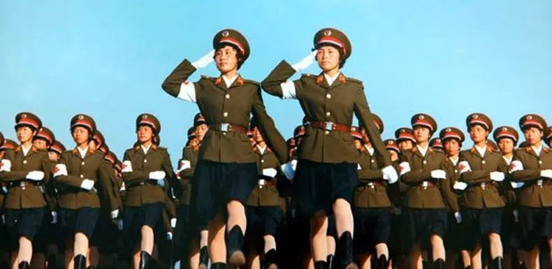 阅兵卫生方队，展现新时代军民卫生力量的风采，阅兵卫生方队展现军民卫生力量新时代风采