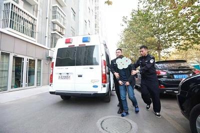 歼-15显威长空，驱离外军战机，捍卫祖国领空安全，歼-15捍卫领空安全，强势驱离外军战机