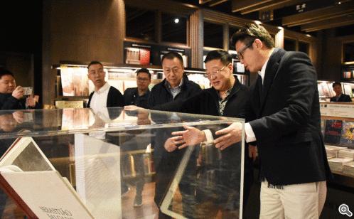 中央常务委员名单七人简历，新时代领导集体的力量，中央常务委员七人名单及简历，新时代领导集体的力量与担当