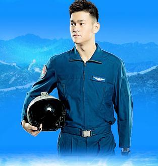 中国空军图片中的男性形象，英勇无畏，翱翔蓝天，中国空军英勇男儿翱翔蓝天图片展