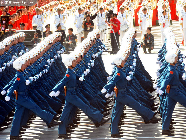 阅兵方阵中的文化印记，解读阅兵的文化内涵与传承价值，阅兵方阵中的文化印记，解读阅兵的文化传承与价值体现
