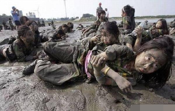 韩国阅兵正步，传统与现代的交融，韩国阅兵仪式，传统与现代的步伐交融