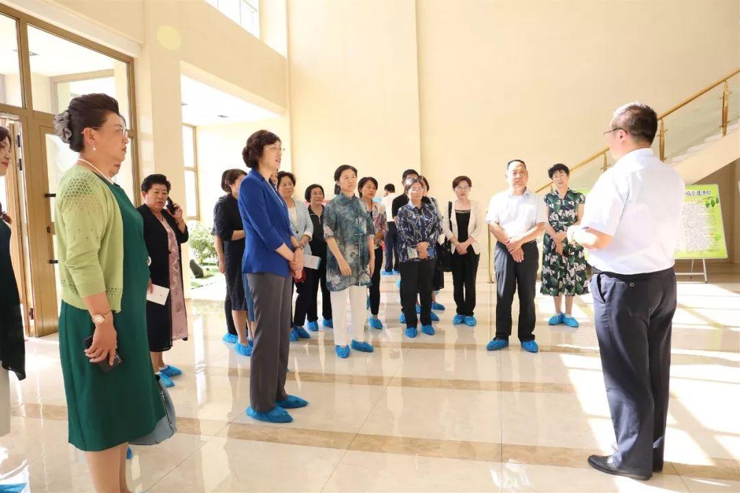 三军仪仗队中的山东女兵，荣耀与担当，山东女兵在三军仪仗队中的荣耀与担当