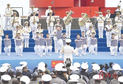 庆祝海军成立70周年联合军乐盛宴，荣耀与辉煌的交响曲，庆祝海军成立七十载联合军乐盛宴，荣耀与辉煌的交响乐章