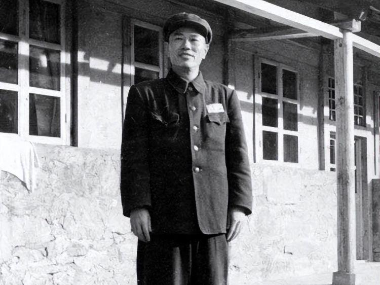 中国人民志愿军司令员——彭德怀的卓越领导与民族精神，彭德怀，中国人民志愿军司令员的卓越领导与民族精神典范