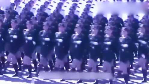 中国女兵歌曲视频，展现铿锵玫瑰的英勇风采，中国女兵铿锵玫瑰的英勇风采歌曲视频欣赏