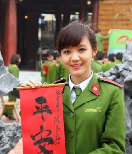 越南女兵与中国女兵，东西方军事力量的独特风采对比，越南女兵与中国女兵，东西方军事力量的独特风采对比分析