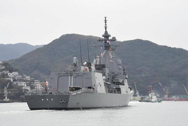 中日最新军舰，技术竞赛与海洋战略的新篇章，中日军舰技术竞赛与海洋战略新篇章开启