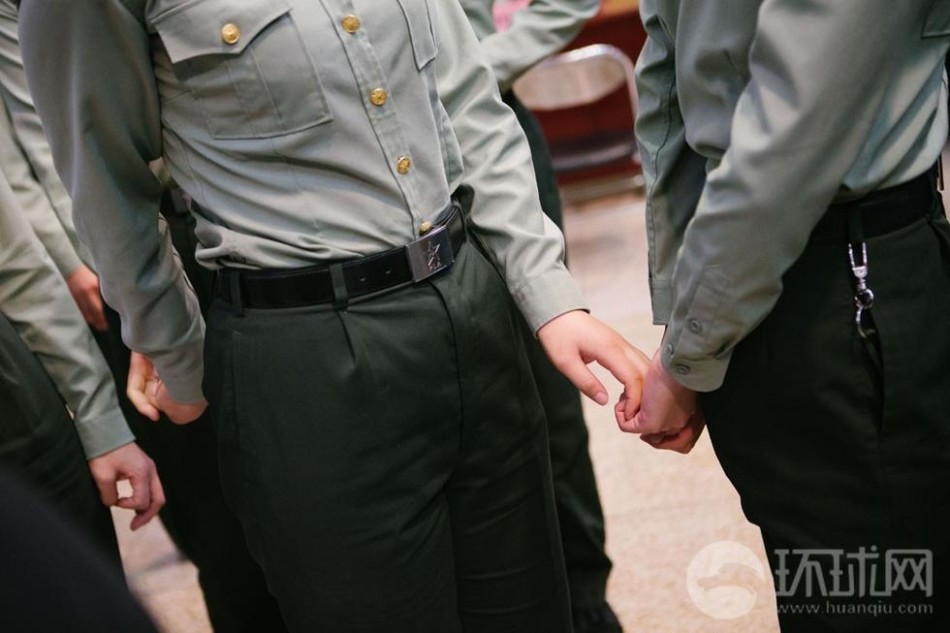 三军仪仗队女兵程诚的军旅生涯，退伍还是留队？，三军仪仗队女兵程诚的军旅生涯抉择，留队还是退伍？