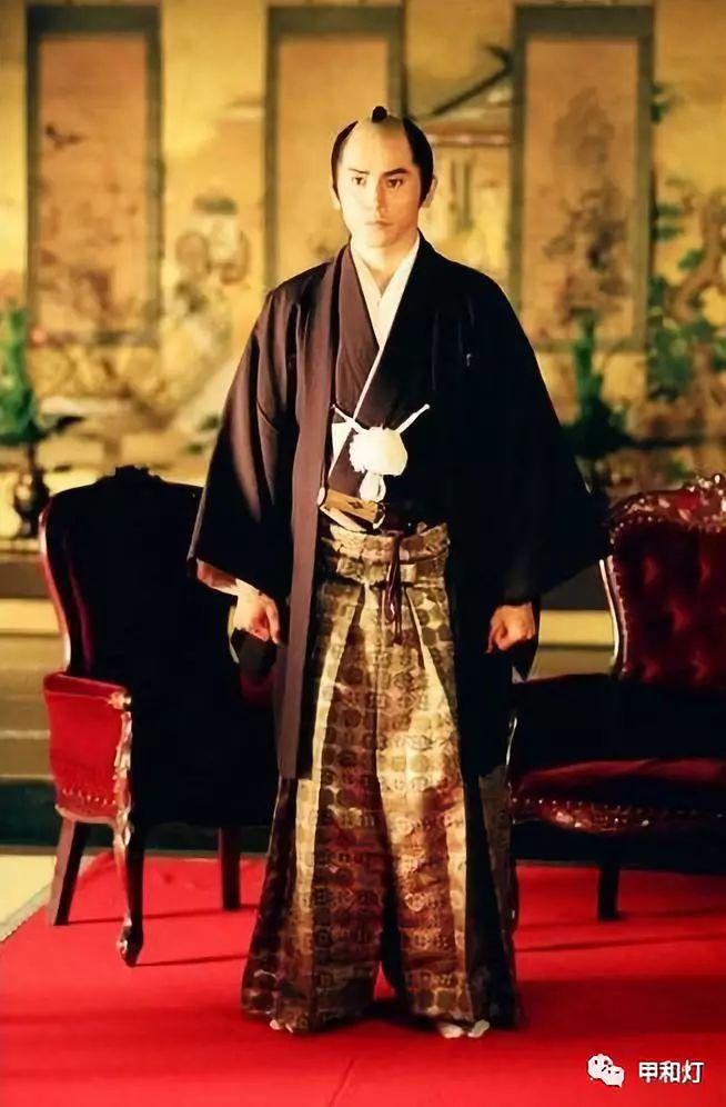 部队将军呢子大衣，历史、象征与实用性的交织，部队将军呢子大衣，历史、象征与实用性的融合风采