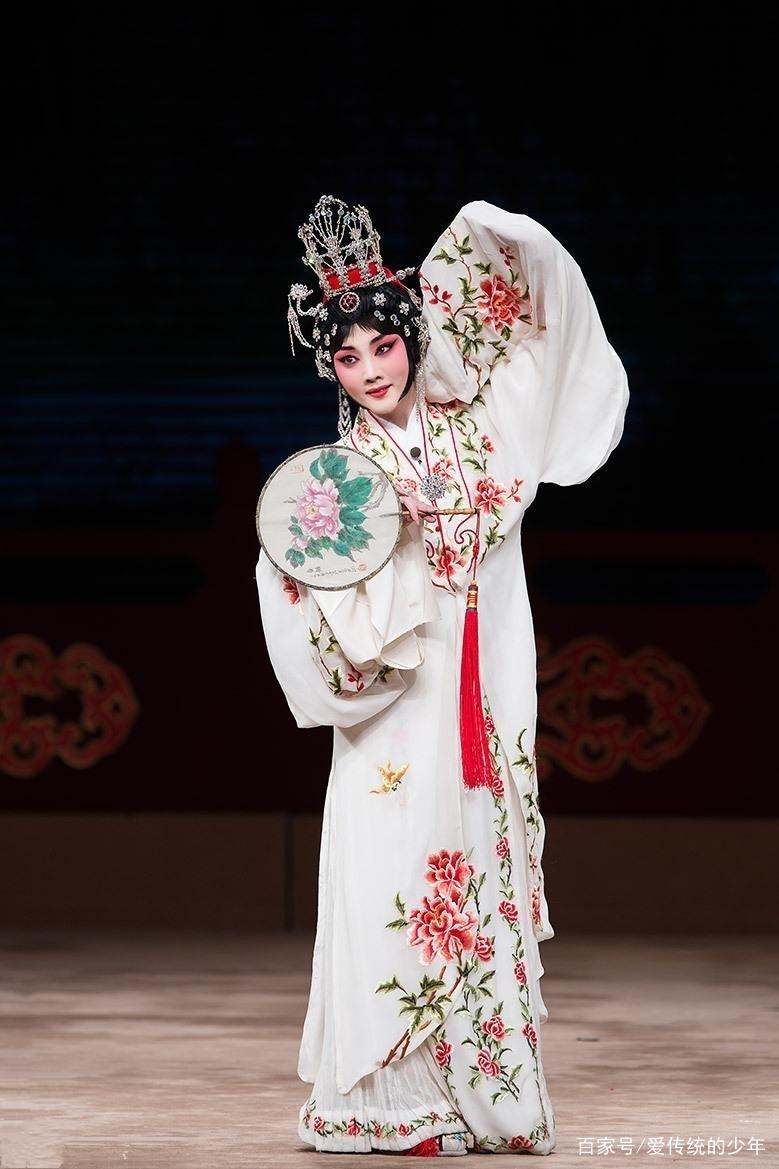揭秘演员丁晓君的个人资料，一位备受瞩目的演艺新星，揭秘备受瞩目演艺新星丁晓君的个人资料
