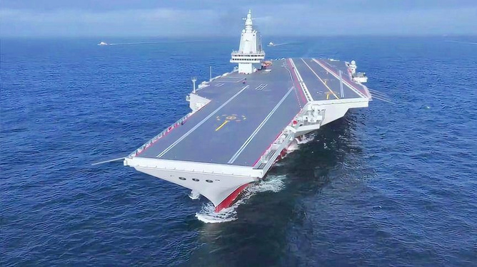福建舰第三次海试将至，探索新海域，展现中国海军力量，福建舰第三次海试探新海域，展现中国海军强大力量