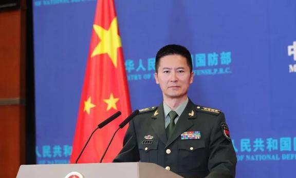 军事屏道主持人与军事专家，深度解读军事领域的独特视角，军事屏道主持人与专家深度剖析军事领域独特视角
