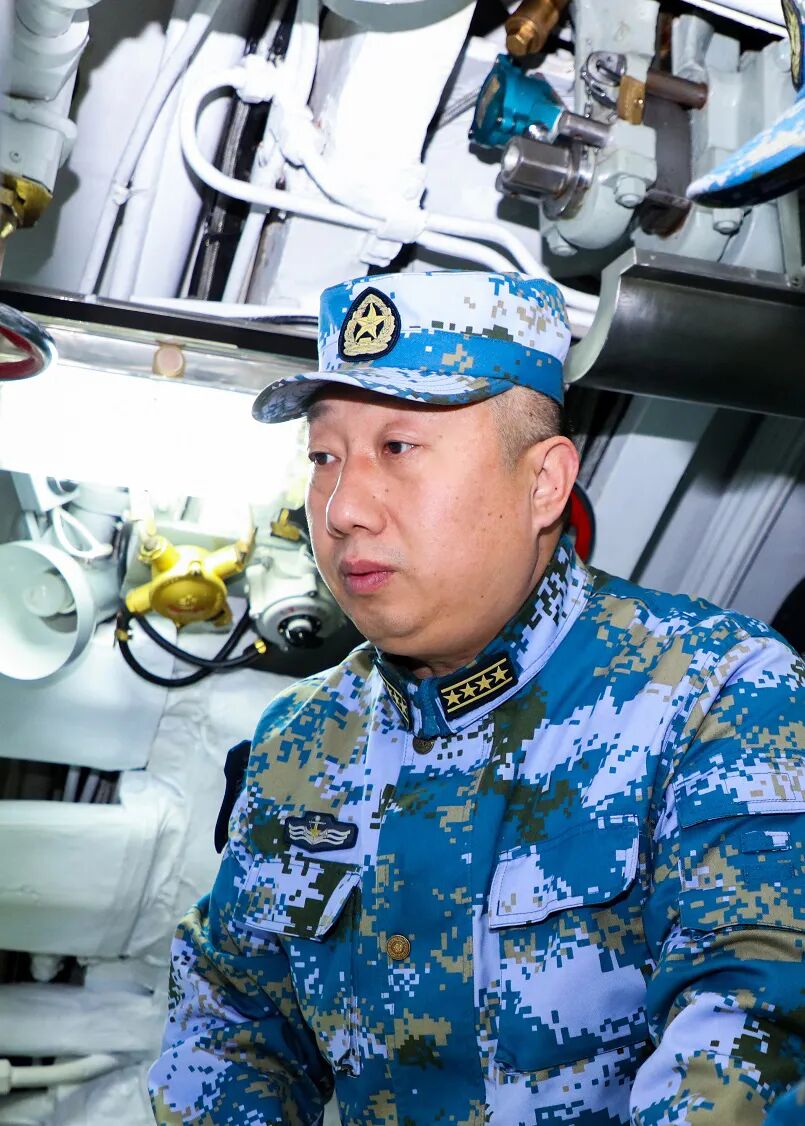 郑州见舰长，一段关于军事与历史的独特邂逅，郑州见舰长，军事与历史的独特交汇点