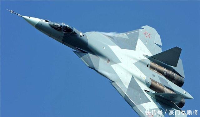 中国歼击机歼-20与俄罗斯苏-57对比，空中巨人的较量，中国歼-20与俄罗斯苏-57，空中巨人的较量对决