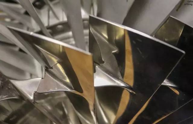 涡轴发动机压气机叶片数量的确定，技术考量与工程实践，涡轴发动机压气机叶片数量确定，技术考量与工程实践研究