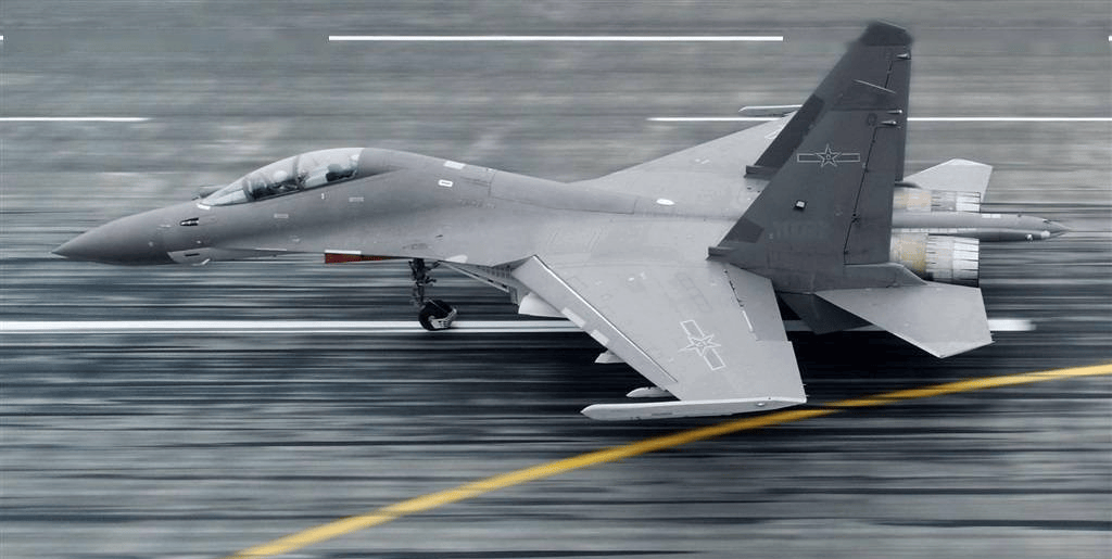 歼-16D与苏-27,空中力量的双重奏,歼-16D与苏-27,空中力量的完美融合