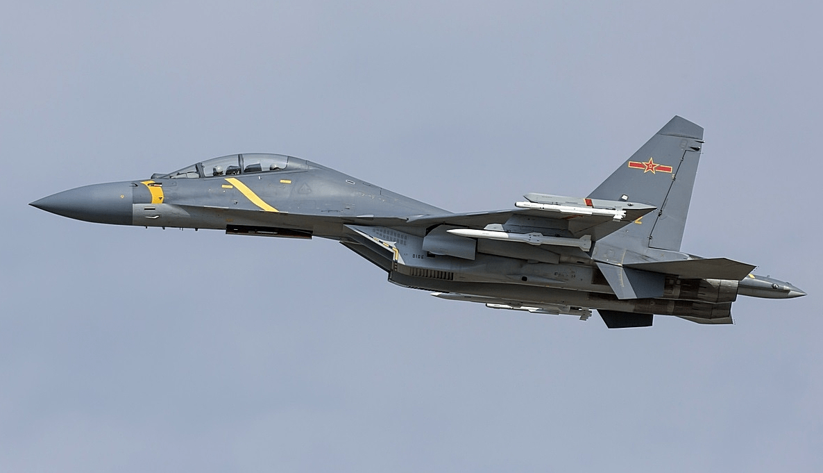 歼-16D与苏-27,空中力量的双重奏,歼-16D与苏-27,空中力量的完美融合