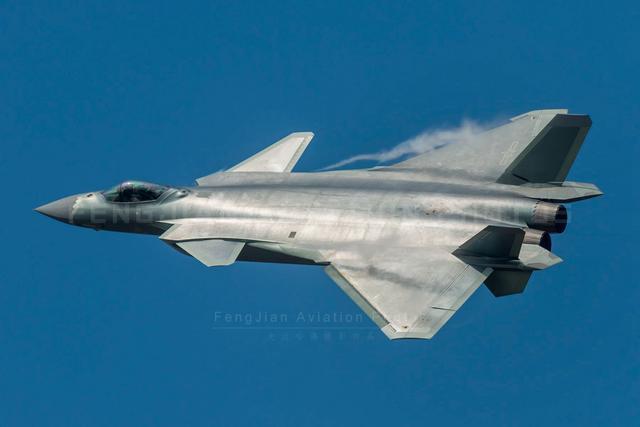 中国战机歼-20,五代机的杰出代表,中国五代战机歼-20的杰出风采