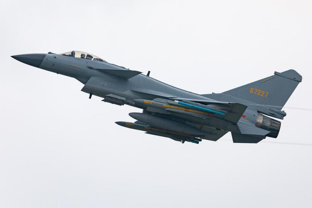 歼-10战斗机的先进程度,中国航空工业的骄傲,歼-10战斗机的卓越性能,中国航空工业的骄傲标杆