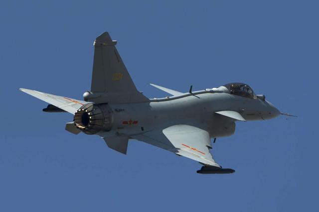 歼-10战斗机的先进程度,中国航空工业的骄傲,歼-10战斗机的卓越性能,中国航空工业的骄傲标杆