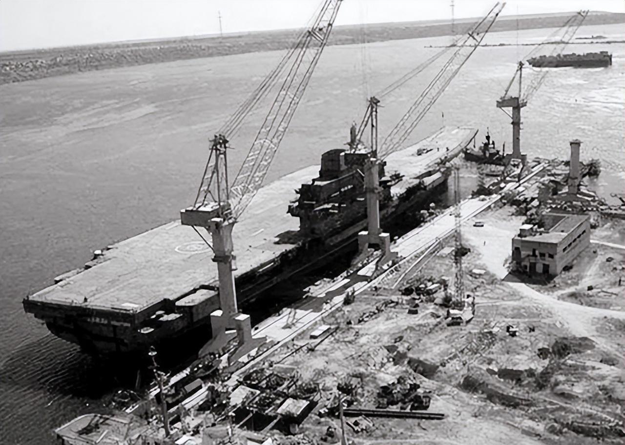 瓦良格号建造年份探究,瓦良格号建造年份揭秘