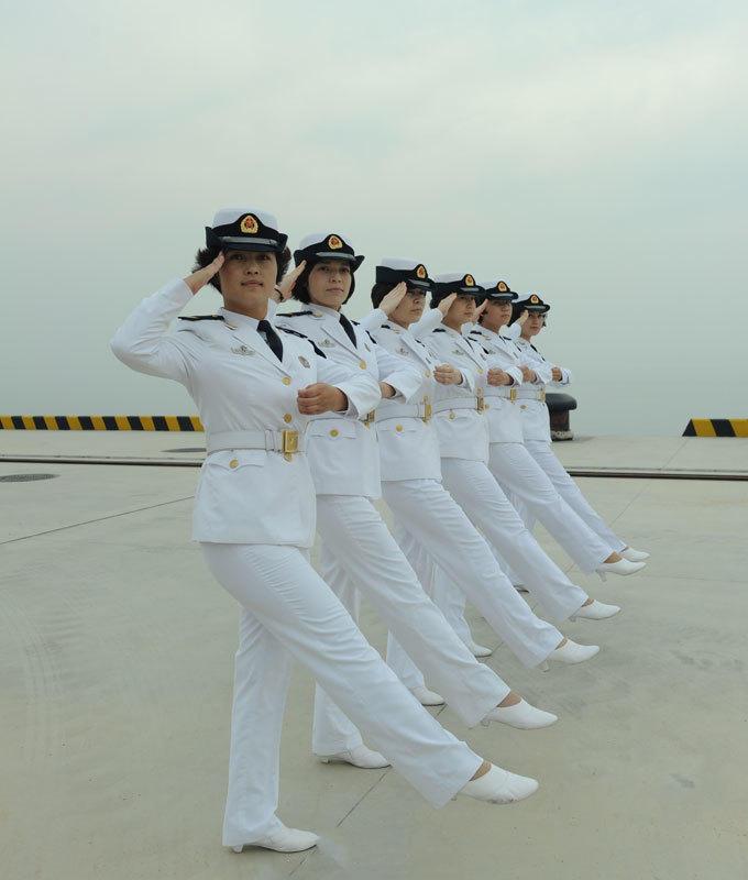 探索中国航母的壮丽之旅，揭开庞大的身躯与深邃的奥秘，中国航母壮丽之旅，探索庞大身躯与深邃奥秘