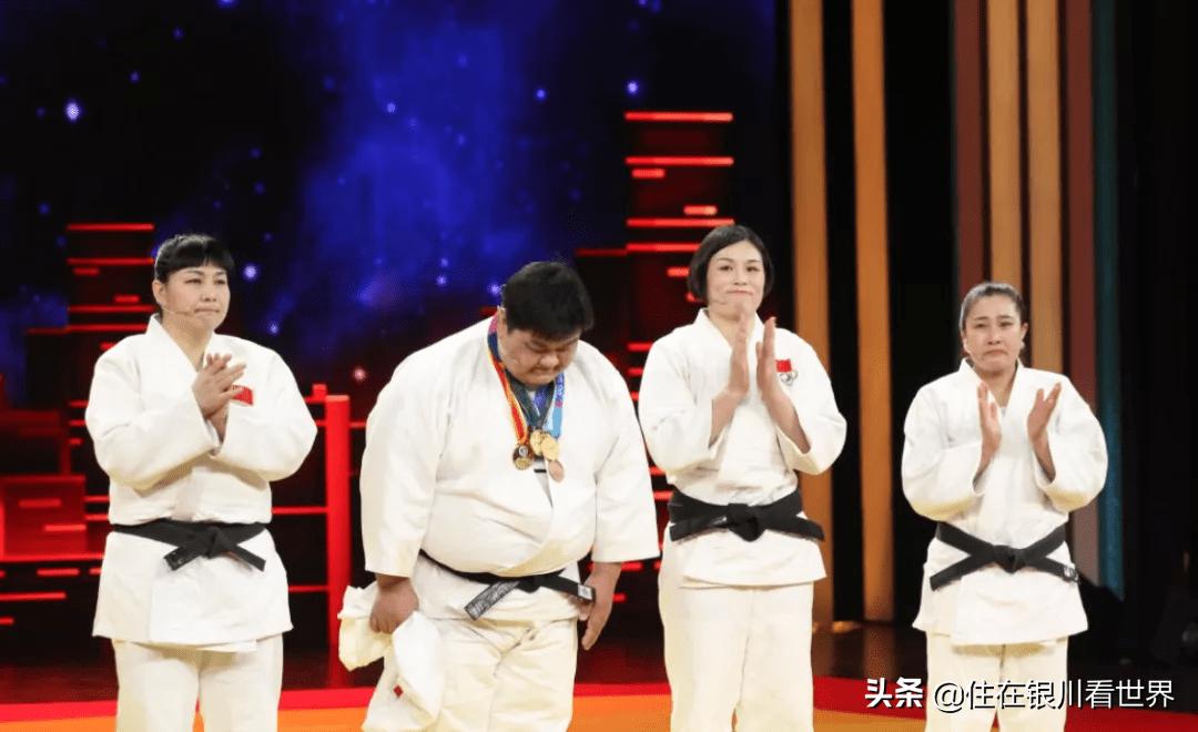 一级八一勋章与工资水平，深入解析与探讨，八一勋章与工资水平，深度解析与探讨