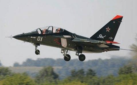 雅克-130攻击机，空中力量的锐利之爪，雅克-130攻击机，空中锐利之爪的力量展示