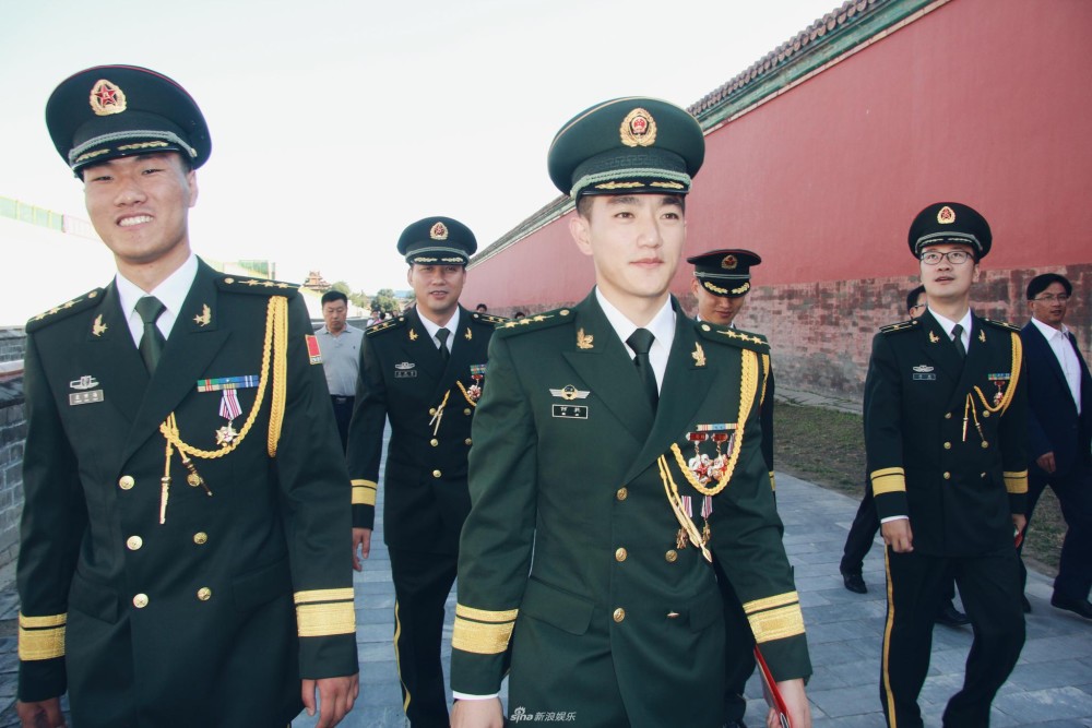 揭秘2019新款武警服装，时尚与功能的完美结合，揭秘2019新款武警服装，时尚与功能融合之作