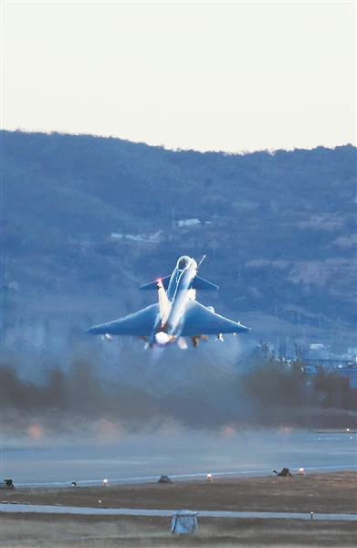 空军图片大全，欣赏壮丽的空中力量，空军壮丽力量图片大全欣赏，空中力量的震撼展示