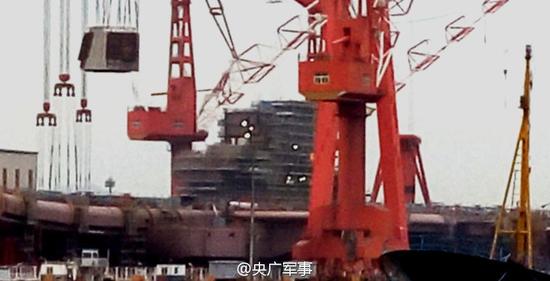 国产航母船体合拢图片，展现中国海军力量的崛起，中国海军力量崛起的见证，国产航母船体合拢图片曝光