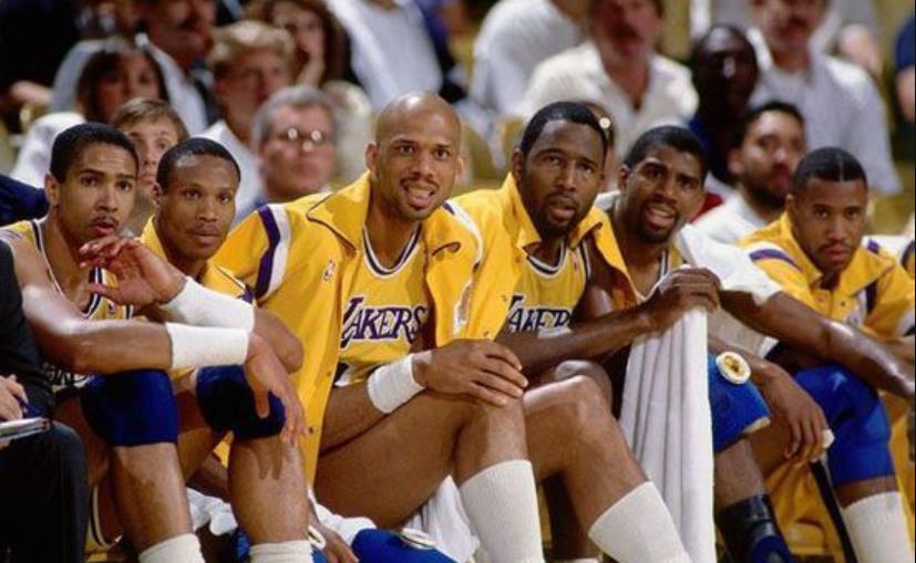 苏-57眼镜蛇机动，空中霸主的独特风采，苏-57眼镜蛇机动，空中霸主之独特风采展示