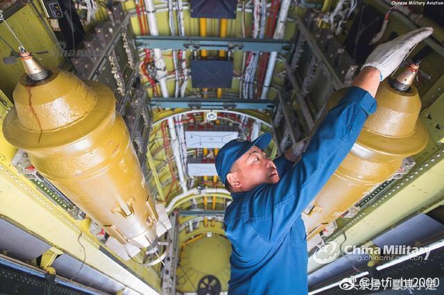 轰-6K挂载六枚长剑-10,空中力量的新纪元,轰-6K挂载长剑-10,空中力量的新纪元