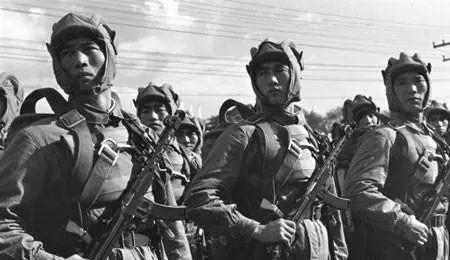 关于中国人民解放军陆军第十五军改编的相关内容，中国人民解放军陆军第十五军的改编之路，历史与未来展望