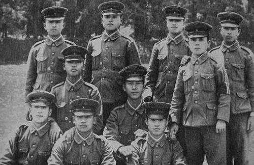 海军与陆军待遇区别的探究,海军与陆军待遇差异深度解析