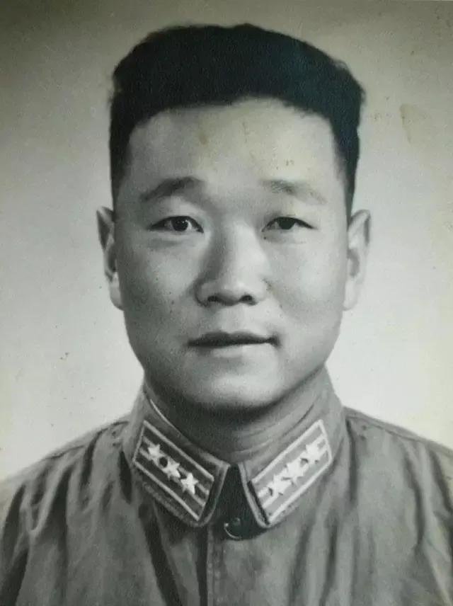 全面解析67式木柄手榴弹，历史背景、设计特点与实战价值，揭秘67式木柄手榴弹，历史背景、设计特色与实战价值全解析