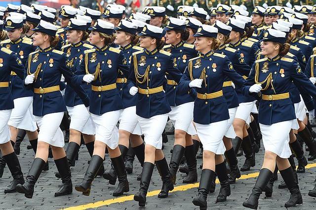 俄罗斯红场阅兵,多国精英齐聚一堂,俄罗斯红场阅兵盛大举行,多国精英齐聚一堂共襄盛举