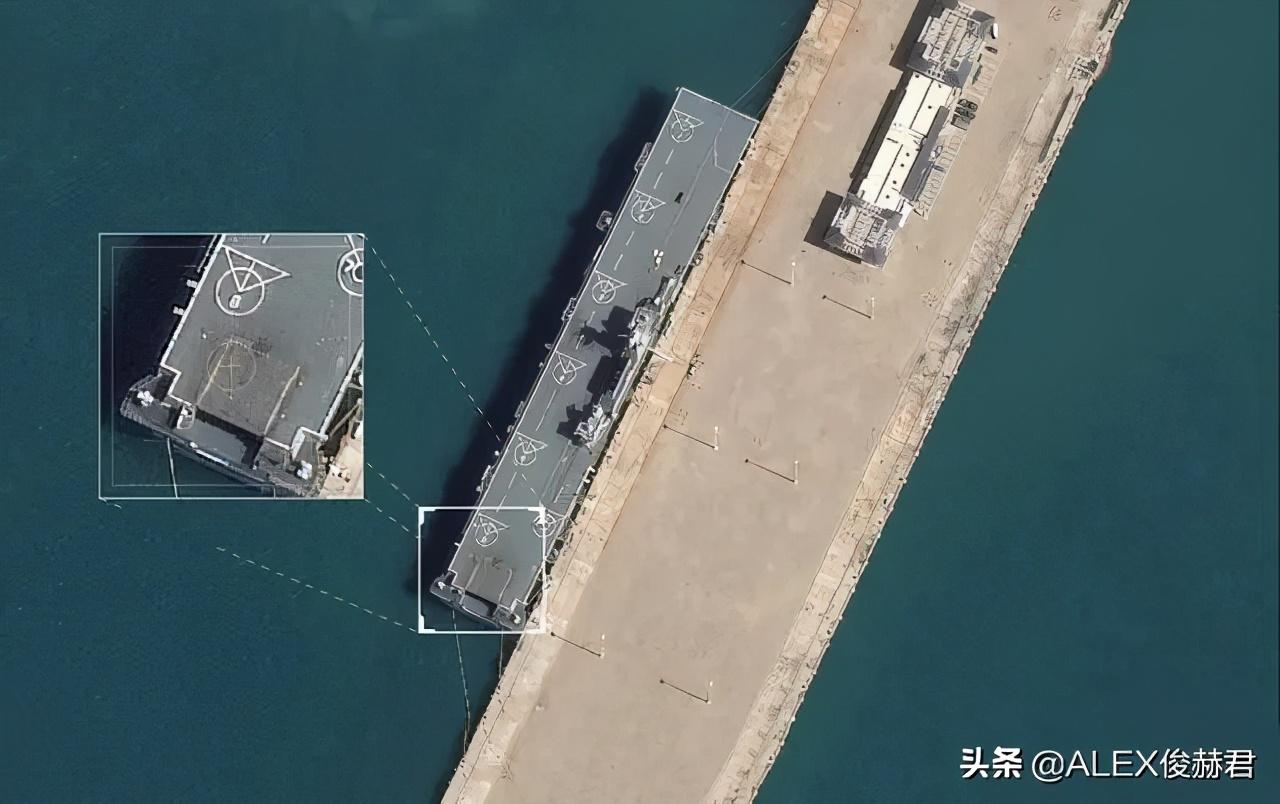 中国海军的崭新篇章，075型两栖攻击舰与航母的协同作战力量，中国海军新篇章，075型两栖攻击舰与航母协同作战力量揭秘