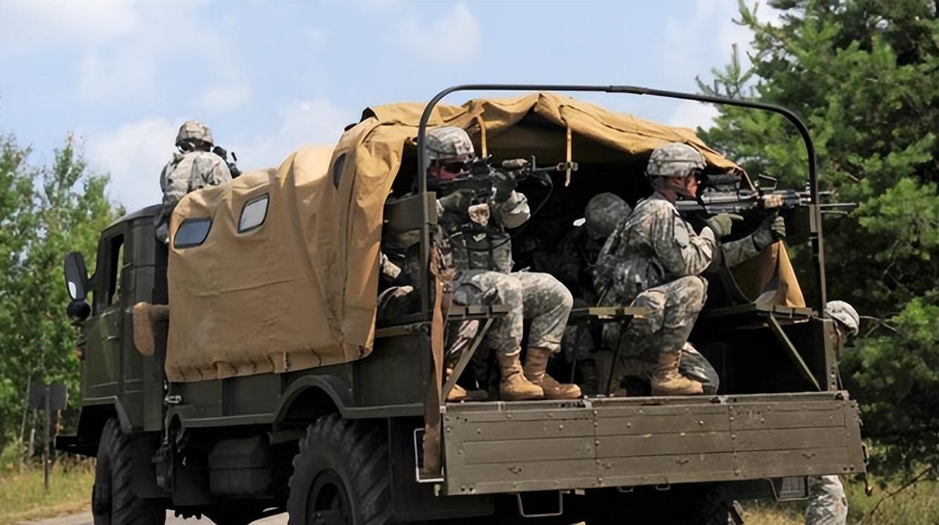 东风17导弹打击航母，揭示中国国防力量的新篇章，东风17导弹打击航母，中国国防力量新篇章揭秘