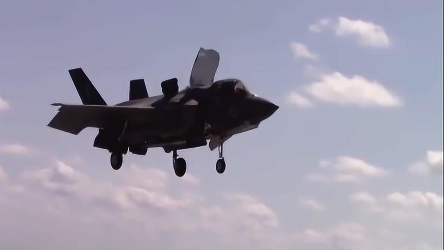 揭秘F-35B的最短起飞距离,尖端科技与军事力量的完美结合,揭秘F-35B最短起飞距离,尖端科技与军事力量的巅峰表现