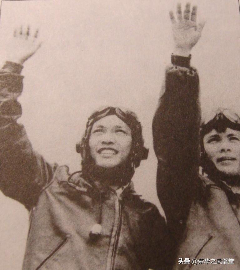 中国空军成立时间图片及其历史背景与发展概述,中国空军成立时间、历史背景与发展概述,图片与文字交织的壮丽画卷