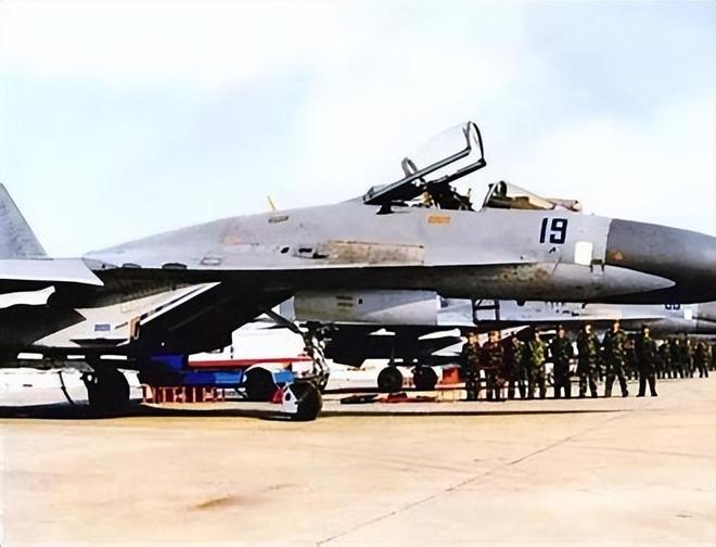 中国空军战斗机种类概览，中国空军战斗机种类概览与特点解析