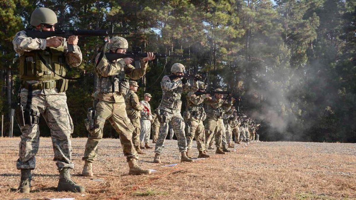 解放军和陆军一样吗？解析中国人民解放军陆军的角色与意义，中国人民解放军陆军的角色与意义，解放军与陆军的解析