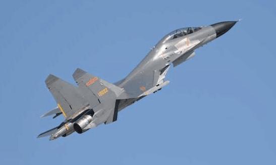 中国新型战斗机歼-16D的服役，揭示空中力量的崭新篇章，歼-16D服役揭示空中力量新篇章