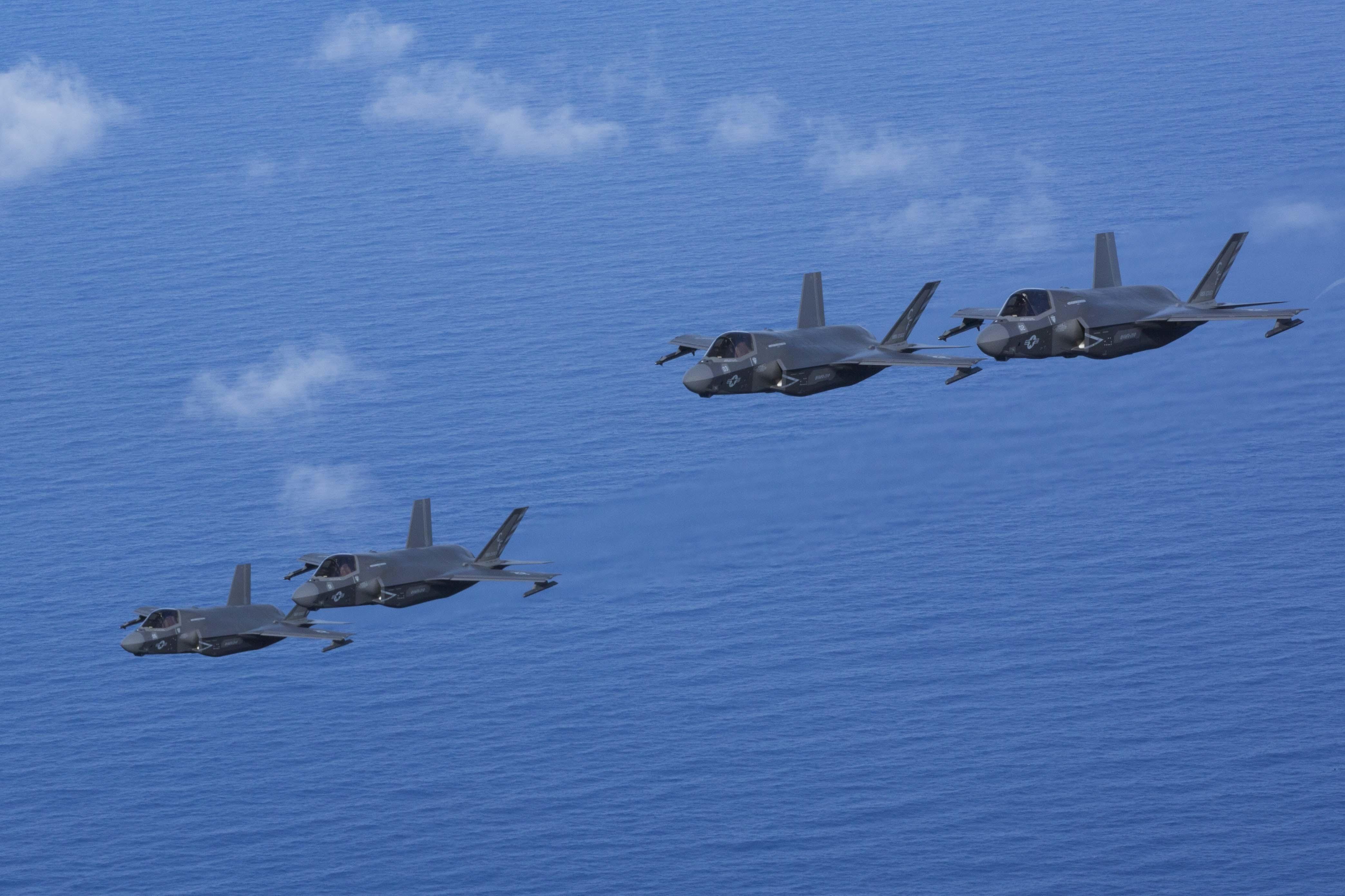 黄蜂级两栖攻击舰的主要能力探究，黄蜂级两栖攻击舰核心功能深度解析