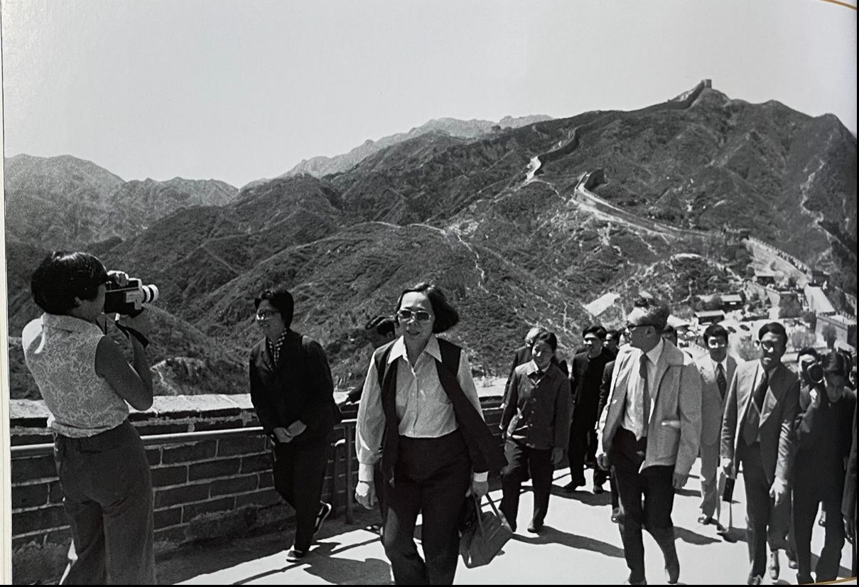 朝鲜的军歌为什么很多中文，历史、文化及政治因素探析，朝鲜军歌中文元素探析，历史、文化及政治影响因素