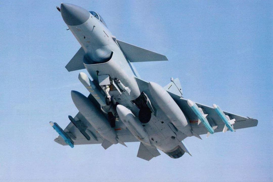 歼一10C战斗机,中国空军的骄傲,歼一10C战斗机,中国空军的锋锐骄傲