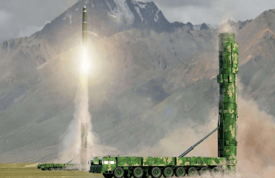 东风26命中移动靶船完整视频，揭示中国导弹技术的崭新篇章，东风26导弹命中移动靶船，展现中国导弹技术新篇章